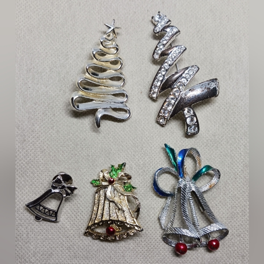 Vintage Christmas Brooch Set - Gold and Silver, Monet Gerrys Danecraft - Picture 2 of 12